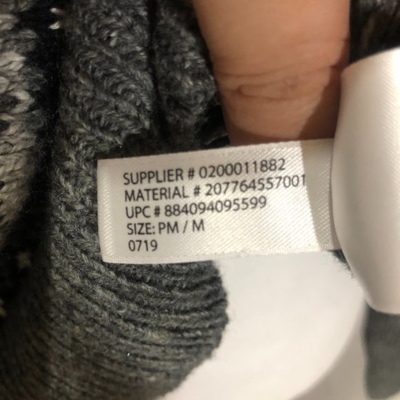 Holiday sweater size M  New with tag. grey & white& black - Picture 8 of 10